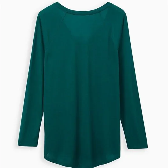 Torrid - Classic Fit Raglan Tee - Hobbies Scroll Green, Plus 00, M/L, Size 10 - Picture 3 of 4